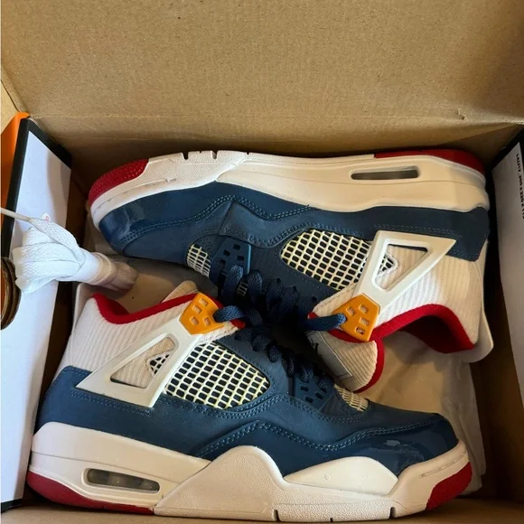 Jordan 4 Retro GS - Picture 7 of 8